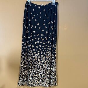 HC332. CSC Studio Elegant Black and Gold Women's Skirt 35 inch long Size XL